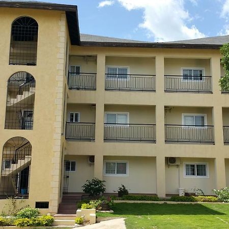 Donhead New Kingston Apt 3 מראה חיצוני תמונה