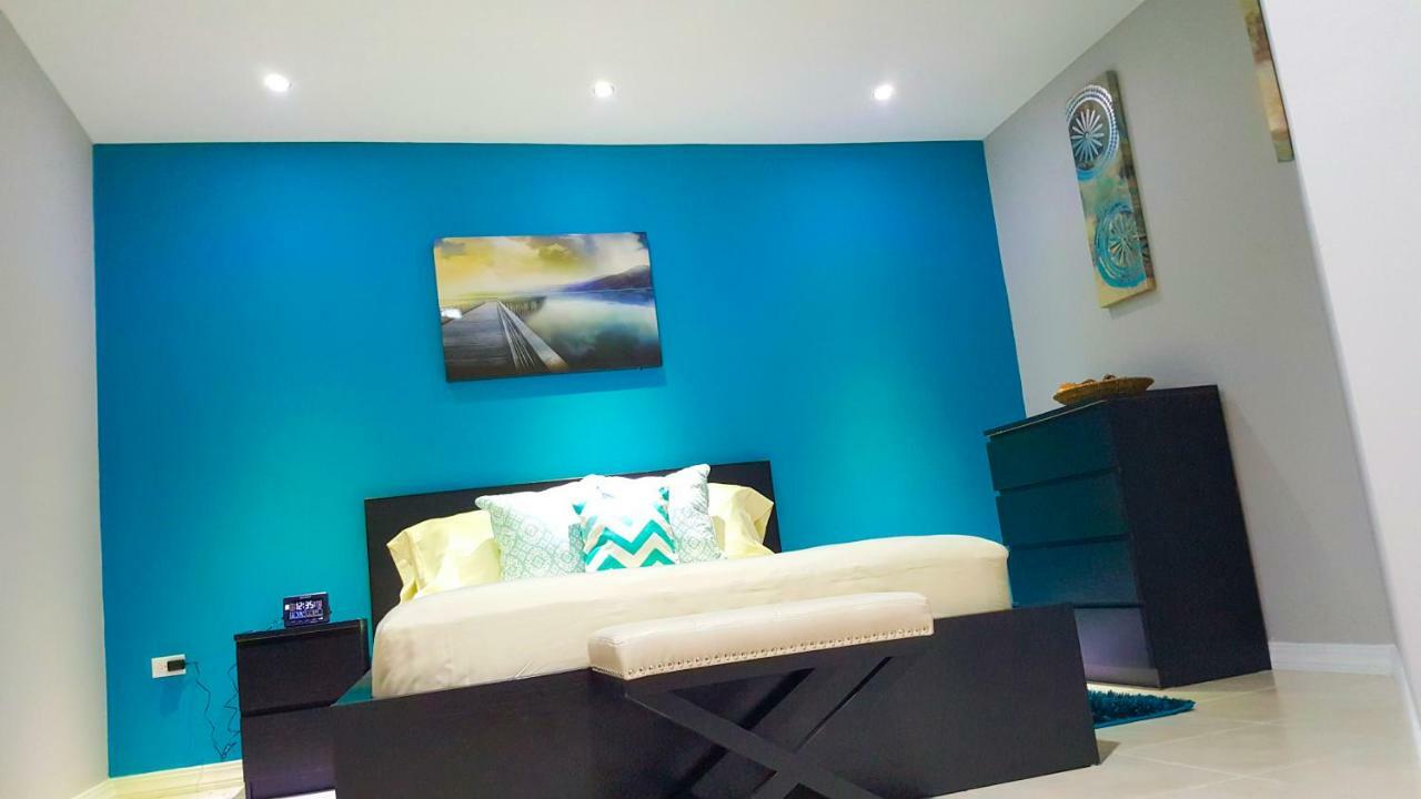 Donhead New Kingston Apt 3 מראה חיצוני תמונה